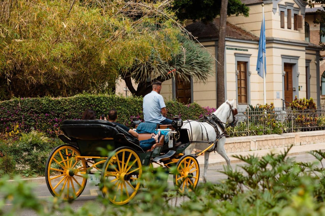 In The Historic Center Of Malaga, Very Close To The Beach And The Ave Train Station, With Private Parking Екстер'єр фото