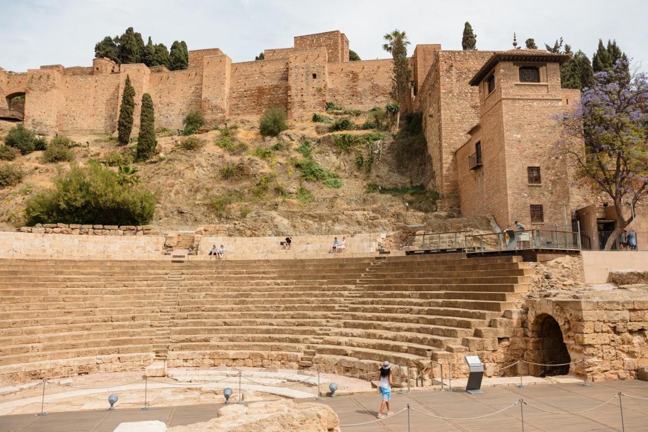 In The Historic Center Of Malaga, Very Close To The Beach And The Ave Train Station, With Private Parking Екстер'єр фото