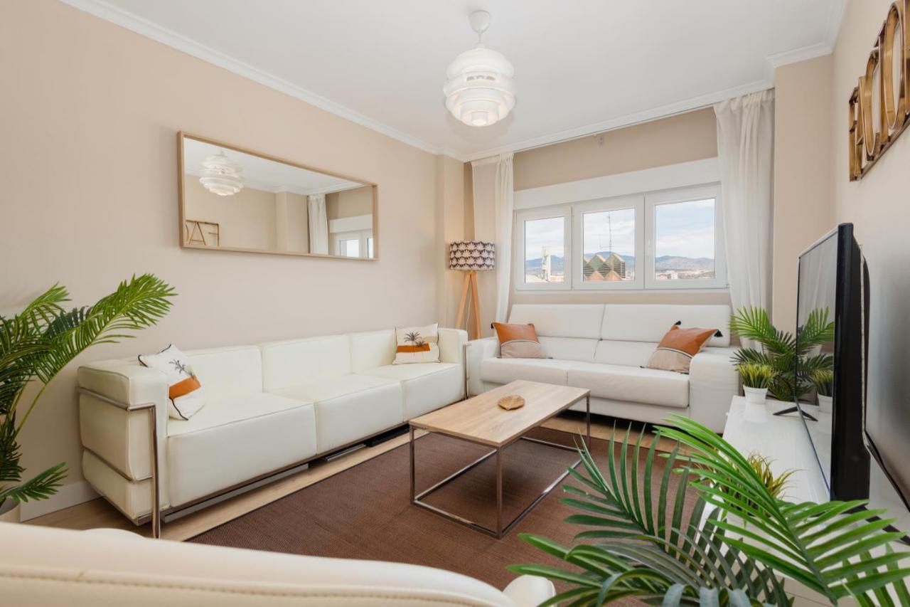 In The Historic Center Of Malaga, Very Close To The Beach And The Ave Train Station, With Private Parking Екстер'єр фото