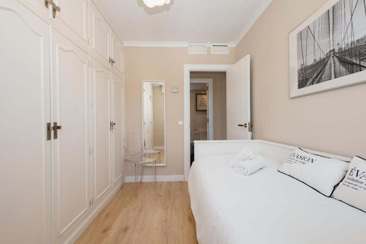 In The Historic Center Of Malaga, Very Close To The Beach And The Ave Train Station, With Private Parking Екстер'єр фото