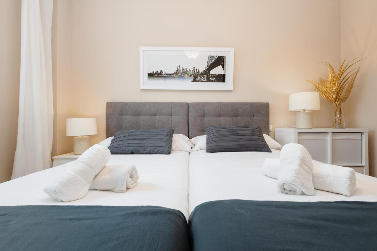 In The Historic Center Of Malaga, Very Close To The Beach And The Ave Train Station, With Private Parking Екстер'єр фото