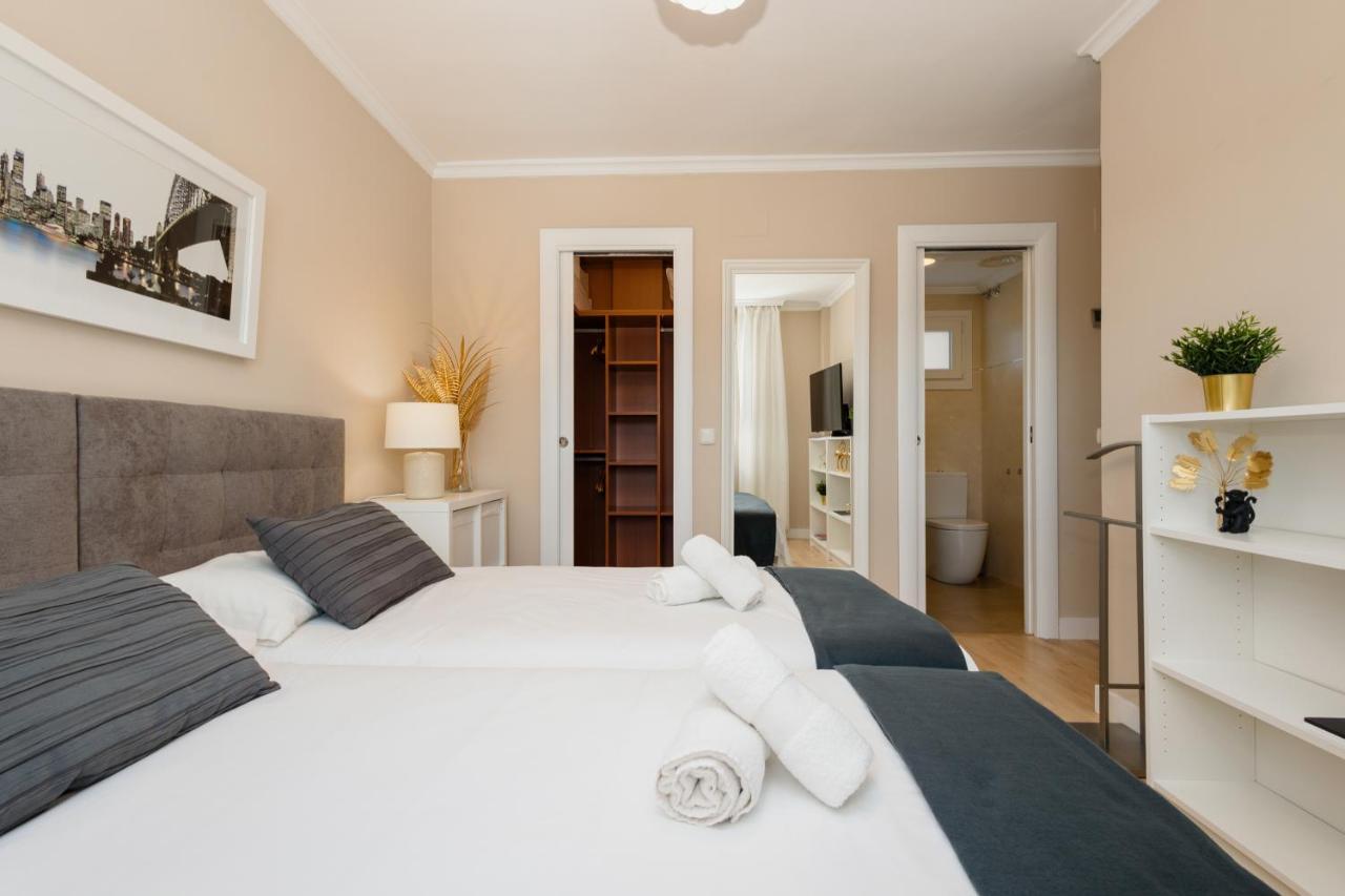 In The Historic Center Of Malaga, Very Close To The Beach And The Ave Train Station, With Private Parking Екстер'єр фото